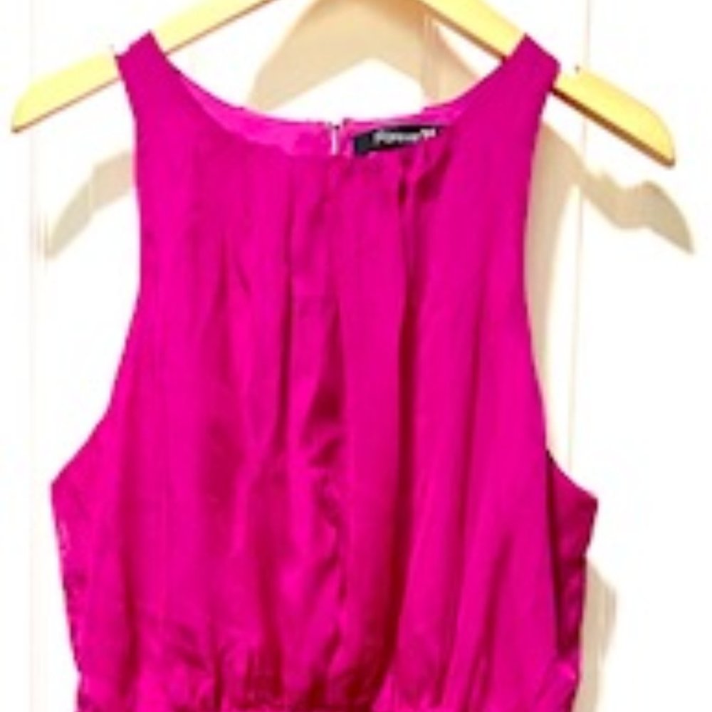 Womens summer dresses size medium. Pre owned. Good condition